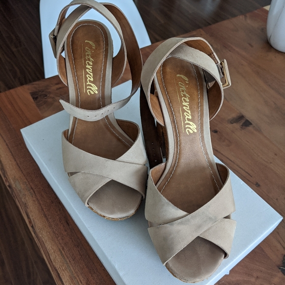L'intervalle platform taupe sandals - Picture 1 of 4